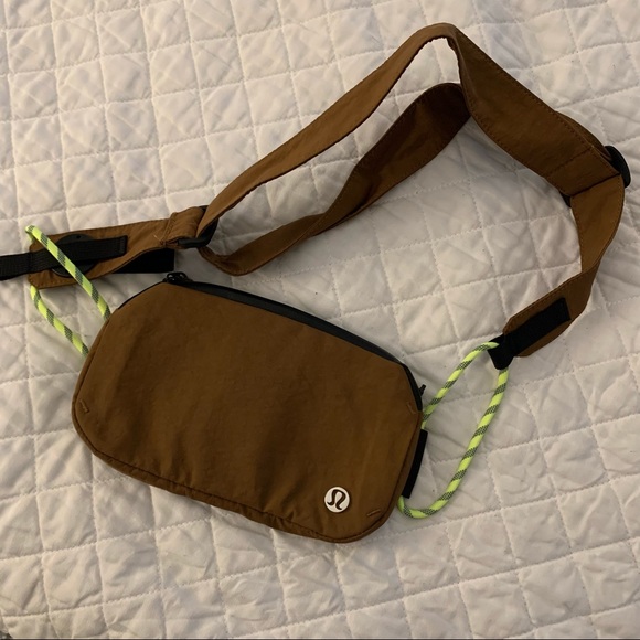 Lululemon belt bag - Picture 7 of 10
